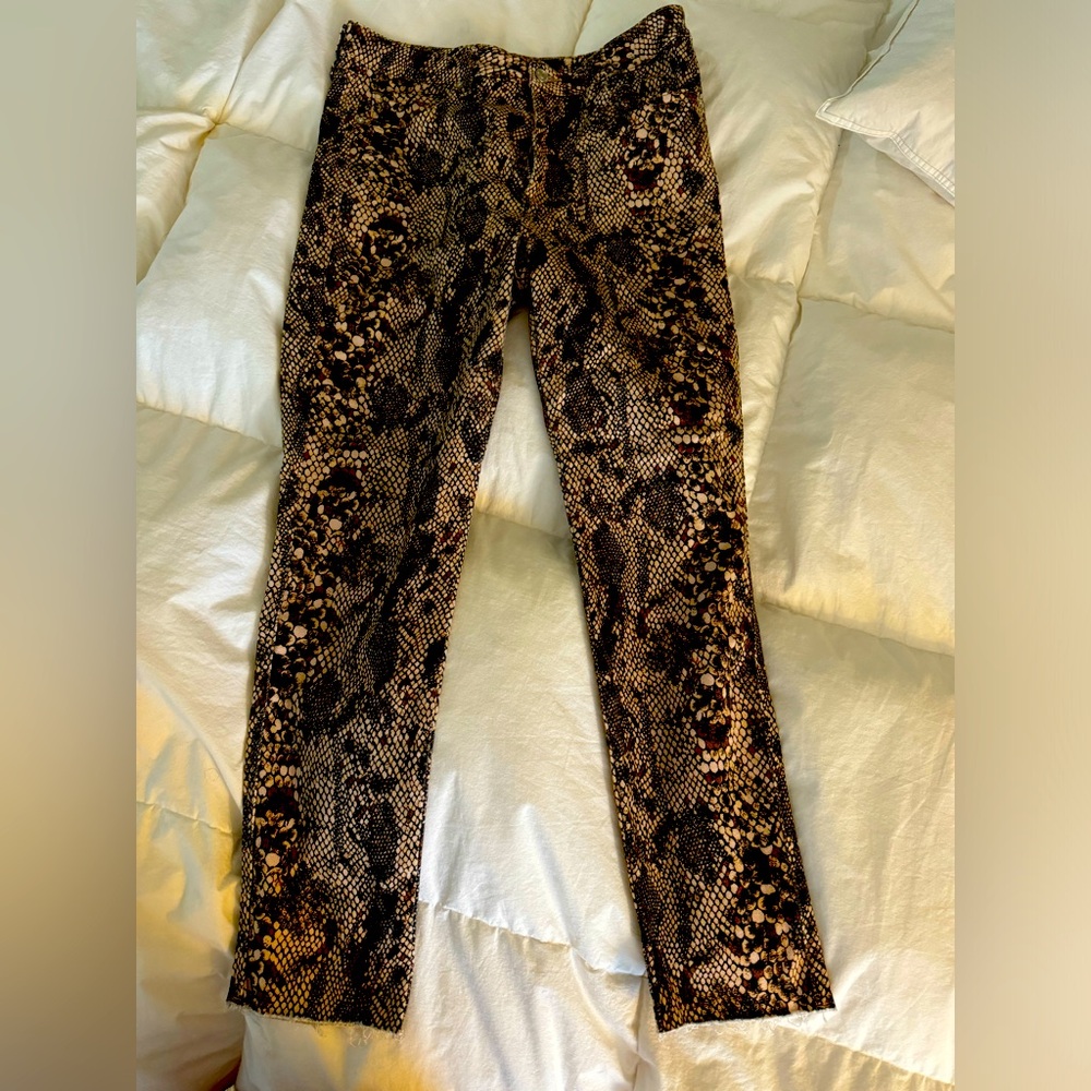 FREE PEOPLE - SNAKE PRINT JEANS